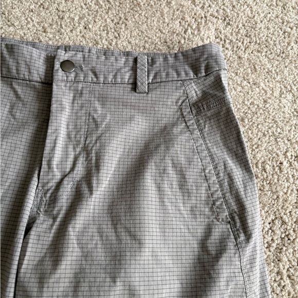 Lululemon grey w/black Plaid Flat Front Chino Gray Shorts Mens Inseam 10 Size 31 - Picture 3 of 12